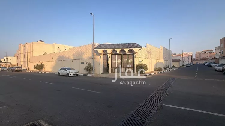 فيلا للبيع في شارع ناصر بن عيد, حي الحلقة الشرقية, مدينة الطائف, منطقة مكة المكرمة صورة 4