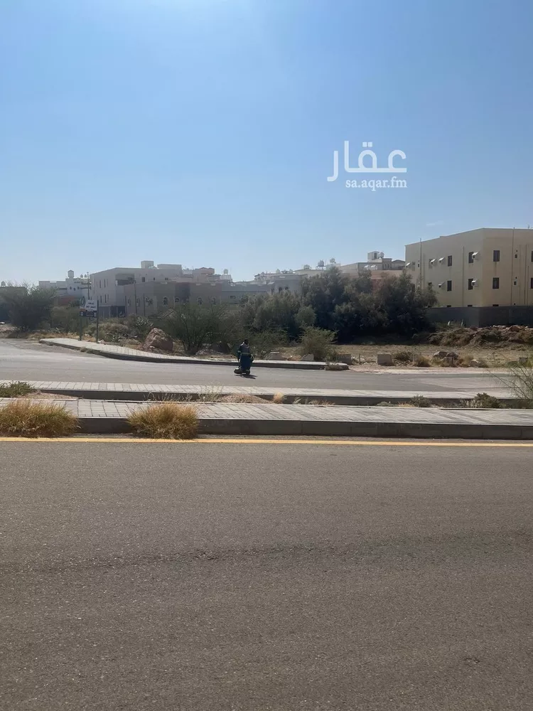 أرض للإيجار في شارع موسى الرازي, حي الحلقة الشرقية, مدينة الطائف, منطقة مكة المكرمة