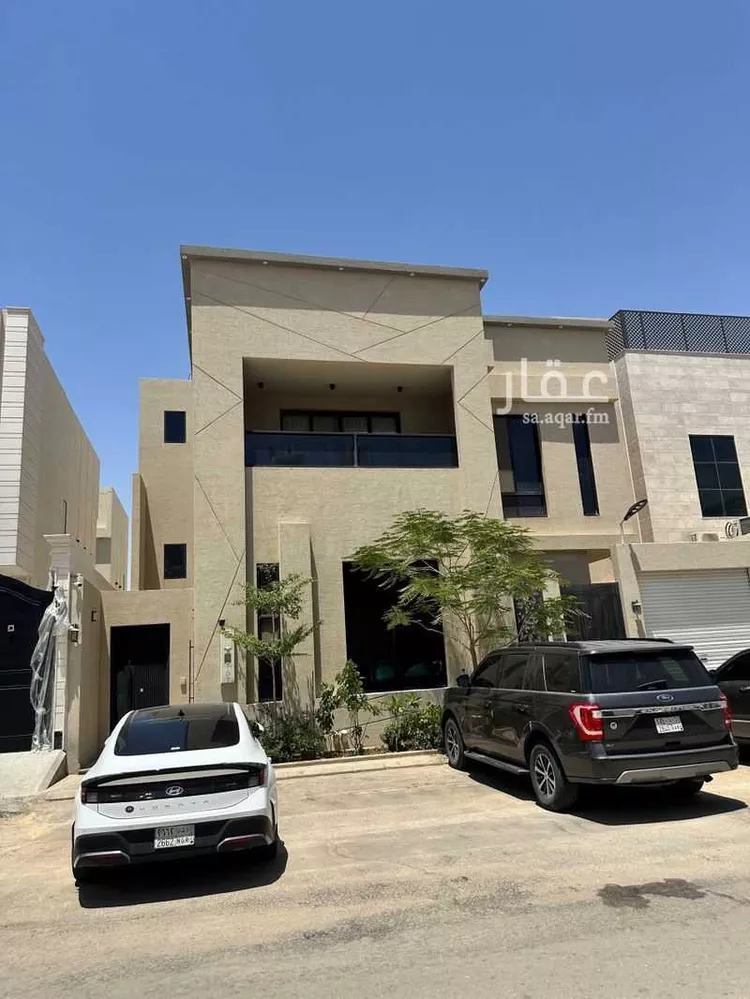 فيلا للبيع في شارع عطاف بن القاسم, حي المهدية, مدينة الرياض, منطقة الرياض صورة 3