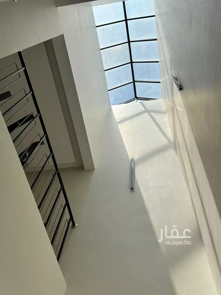 فيلا للبيع في شارع عطاف بن القاسم, حي المهدية, مدينة الرياض, منطقة الرياض 8