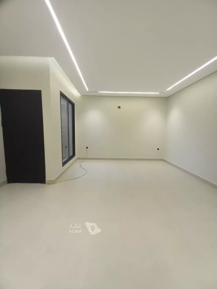 Floor for Sale in Al Muzahimiyah Ghirnatah 3