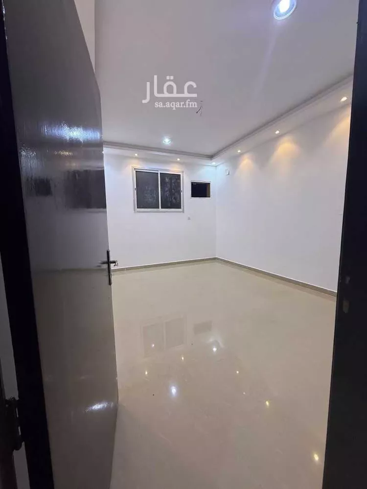 شقة للإيجار في شارع عبالله ابن عباس ، حي الدرعية ، حريملاء ، حريملاء