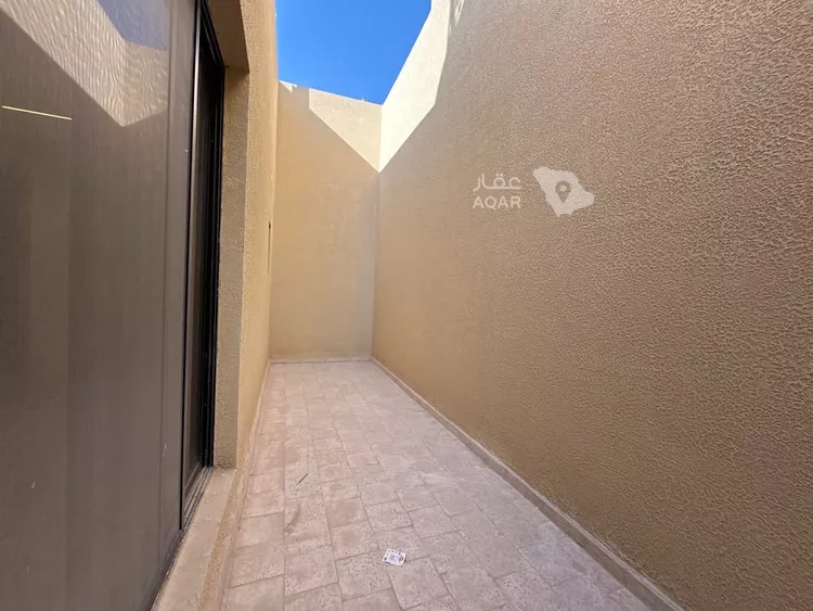 Floor for Sale in Riyadh Tuwaiq 14