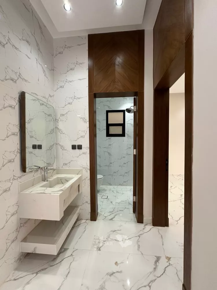 Floor for Sale in Riyadh Tuwaiq 9