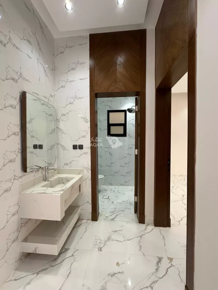 Floor for Sale in Riyadh Tuwaiq 10
