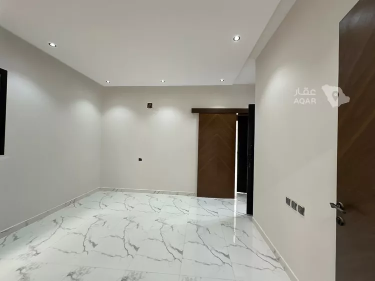 Floor for Sale in Riyadh Tuwaiq 8