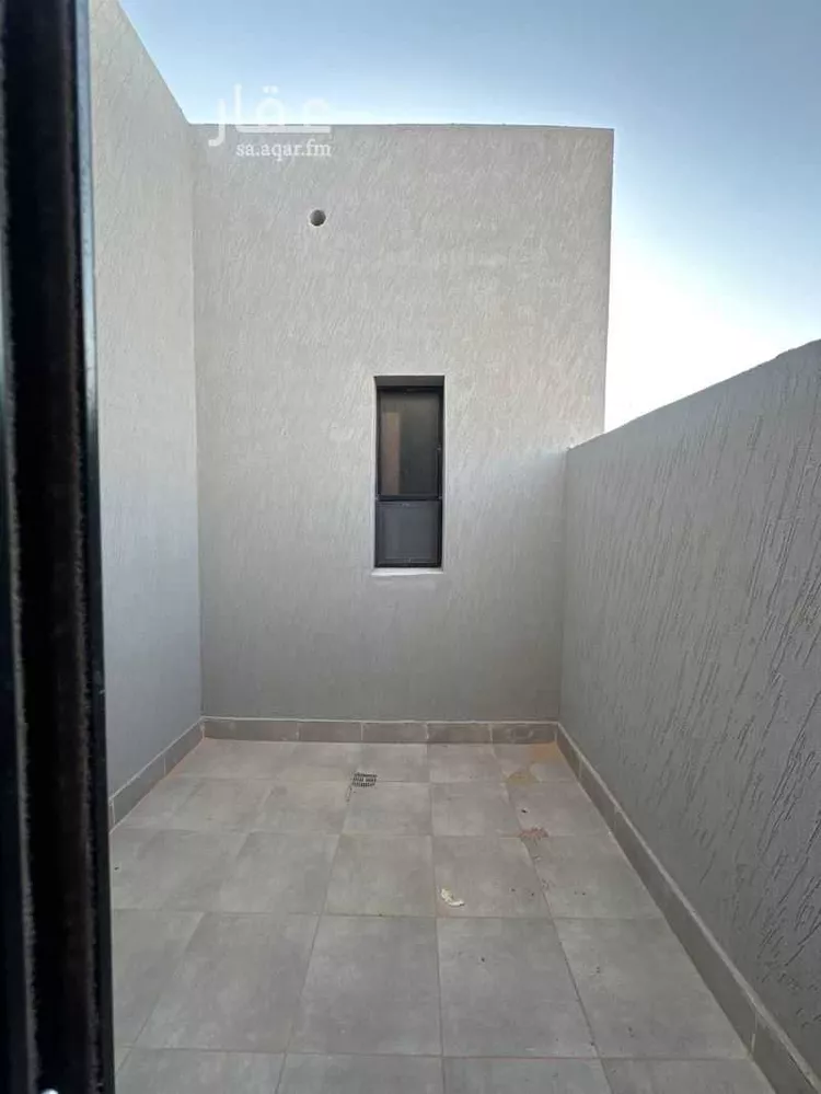 شقة للبيع في شارع الصفار الذهبي, حي عكاظ, مدينة الرياض, منطقة الرياض 11