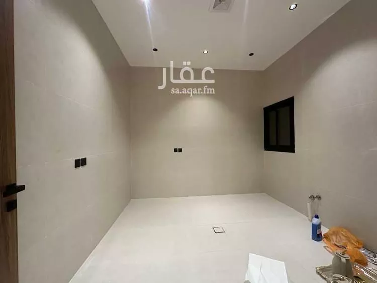 Floor for Sale in Riyadh Okaz 6