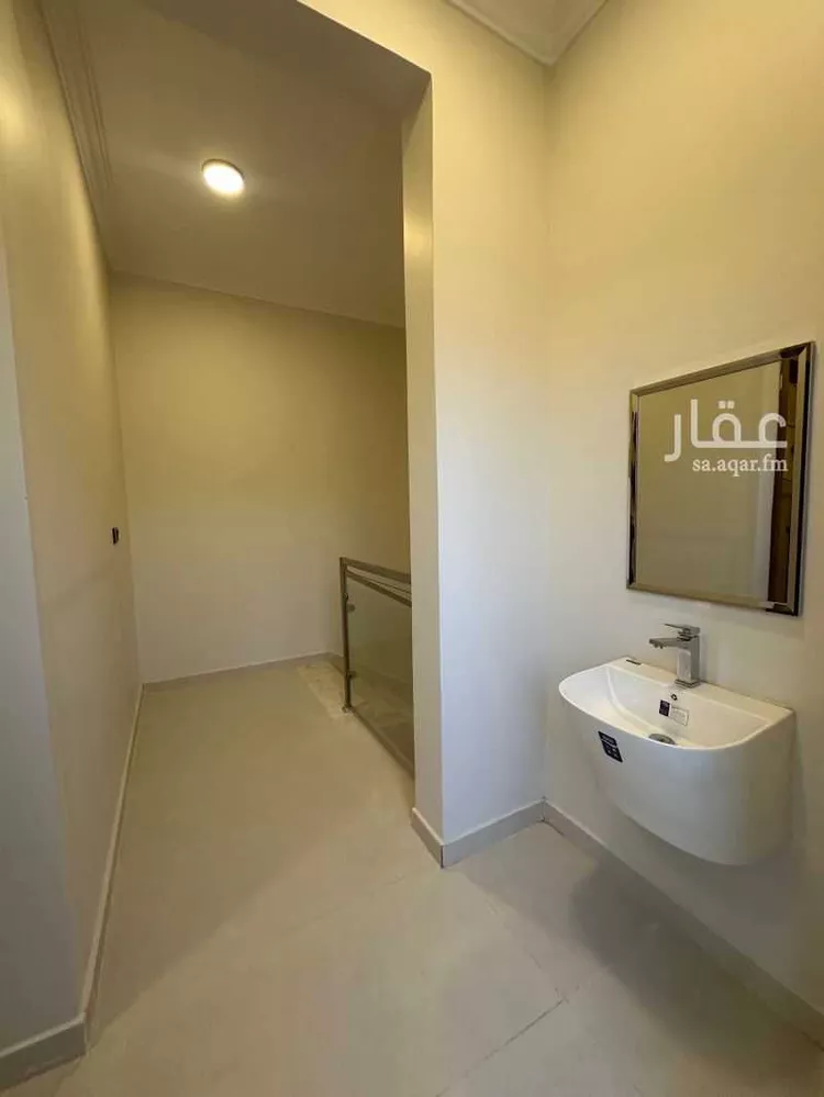 Floor for Sale in Riyadh Okaz 6