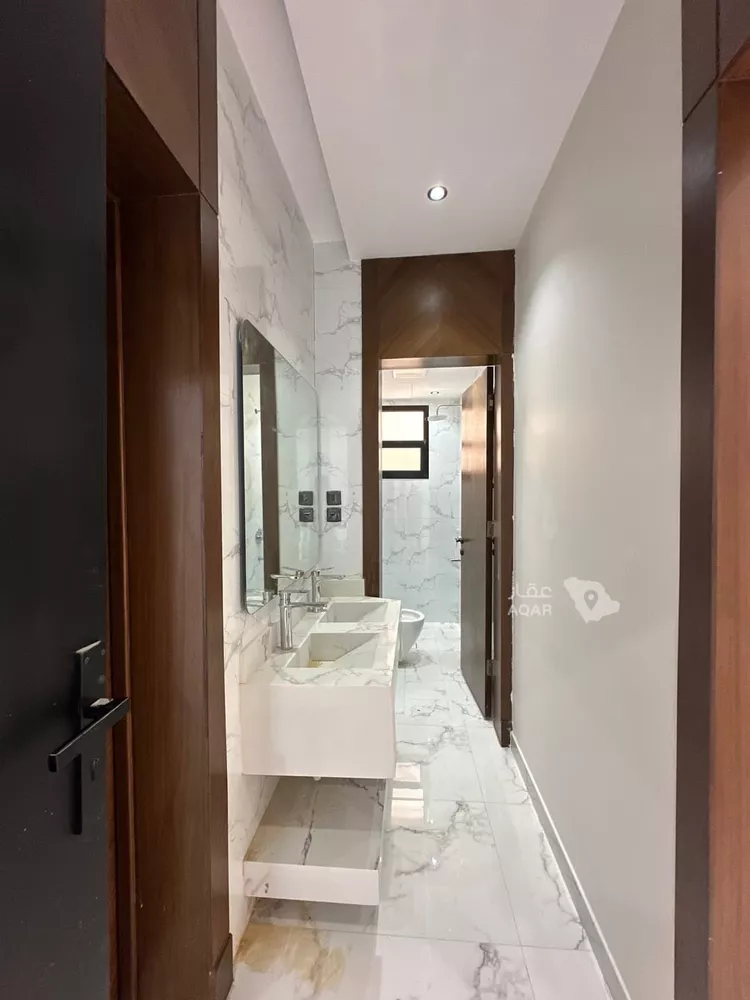 Floor for Sale in Riyadh Tuwaiq 16