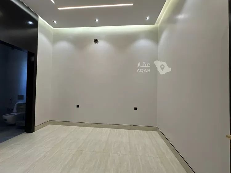 Floor for Sale in Riyadh Dirab 12