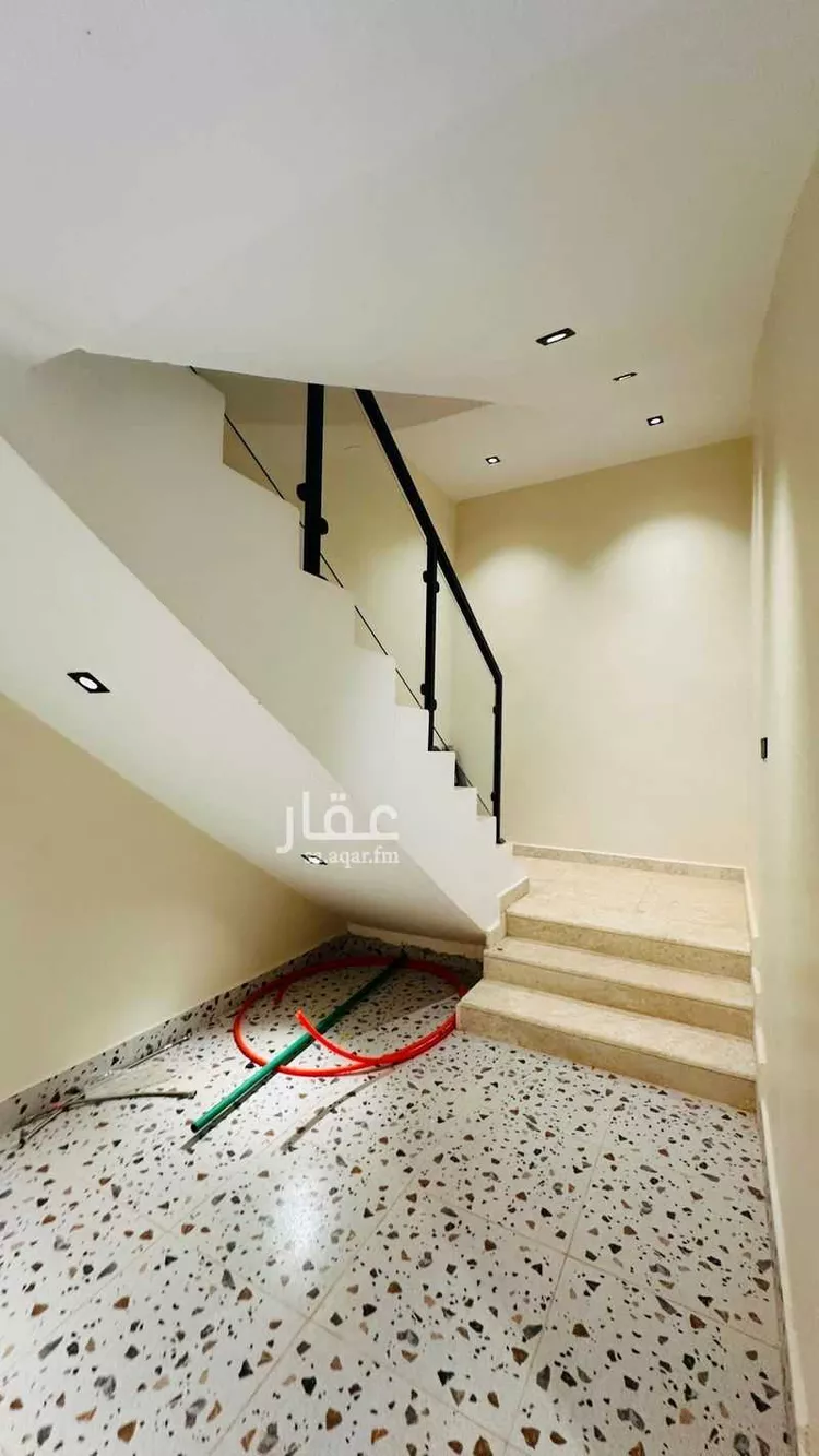 فيلا للبيع في شارع الشامي الصالحي, حي عكاظ, مدينة الرياض, منطقة الرياض 8