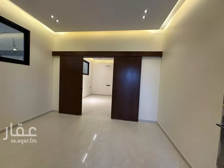 فيلا للبيع في شارع الصفار الذهبي, حي عكاظ, مدينة الرياض, منطقة الرياض صورة 4