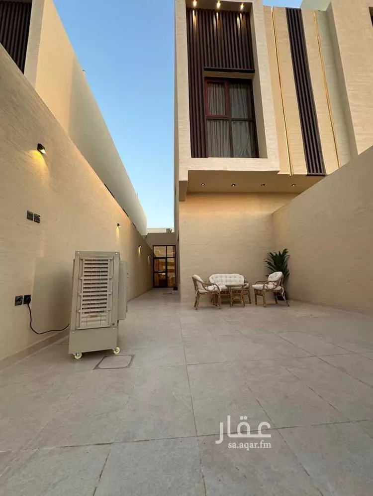 Floor for Sale in Riyadh Okaz 9