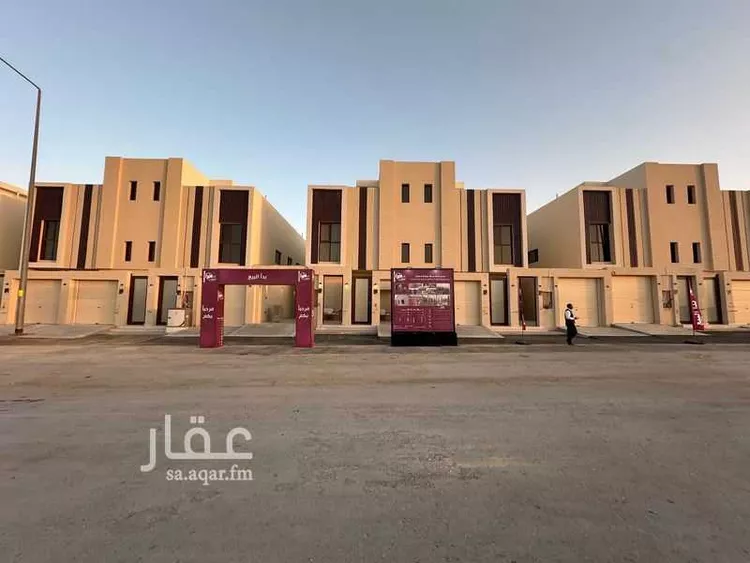 دور للبيع في شارع موسى الرازي, حي عكاظ, مدينة الرياض, منطقة الرياض صورة 3