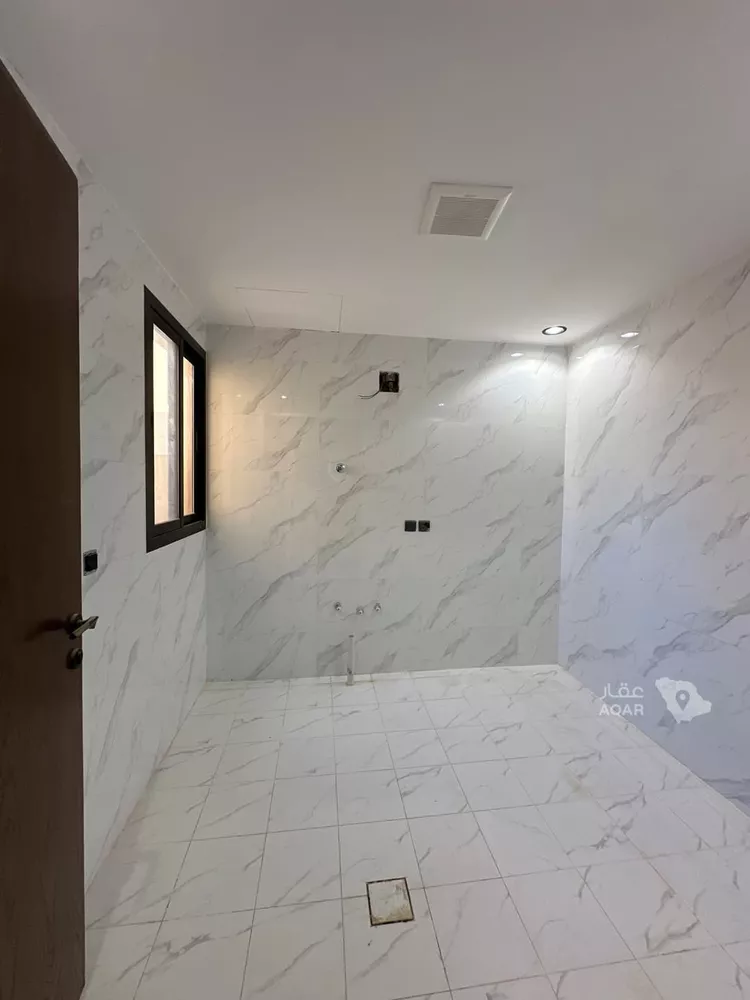 Floor for Sale in Riyadh Tuwaiq 17
