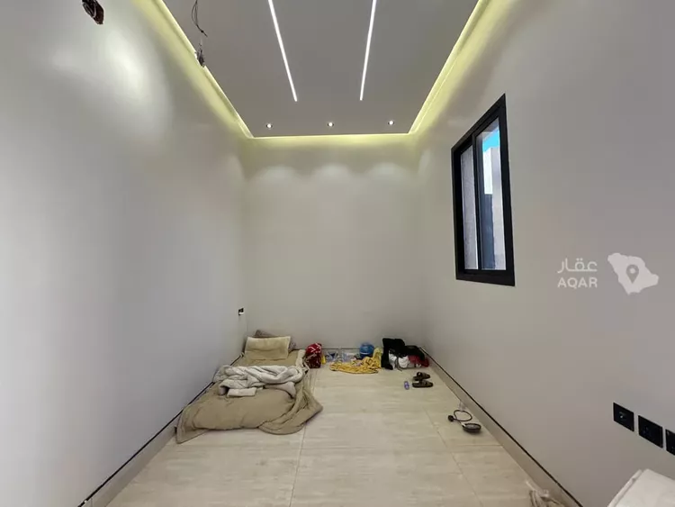 Floor for Sale in Riyadh Dirab 8