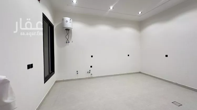 دور للبيع في شارع طريق ديراب, حي عكاظ, مدينة الرياض, منطقة الرياض صورة 5