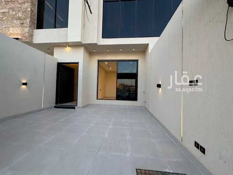 فيلا للبيع في شارع الصفار الذهبي, حي عكاظ, مدينة الرياض, منطقة الرياض صورة 2