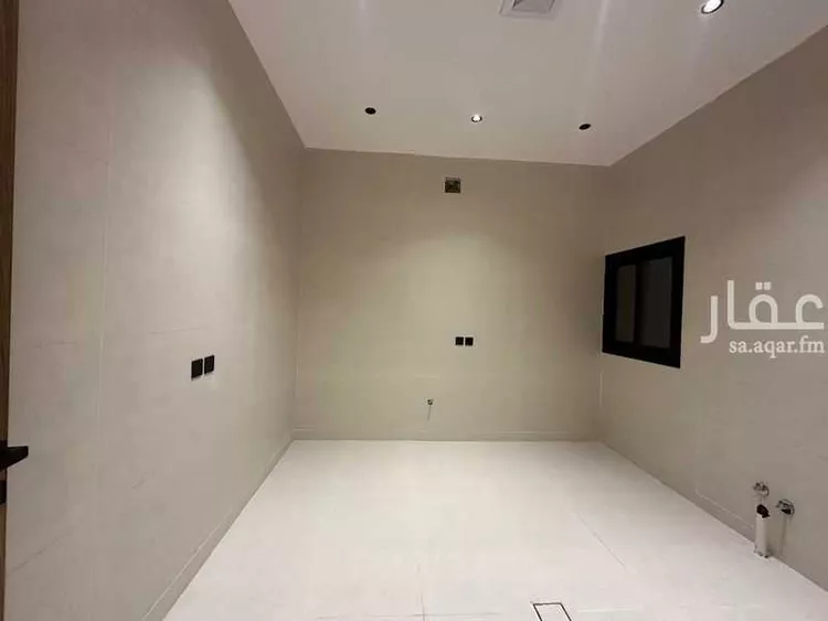 Floor for Sale in Riyadh Okaz 12