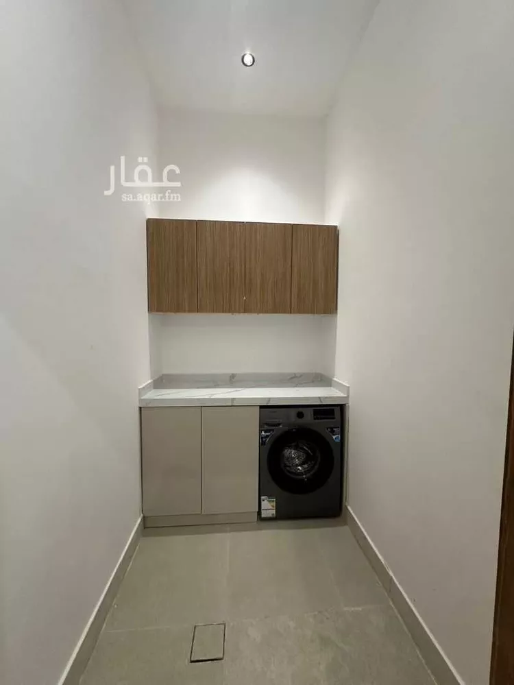 دور للبيع في شارع الصفار الذهبي, حي عكاظ, مدينة الرياض, منطقة الرياض صورة 5