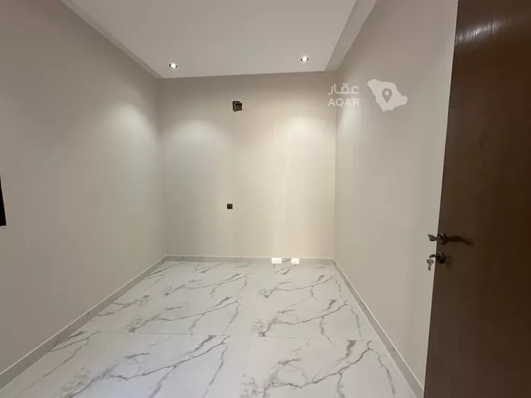 Floor for Sale in Riyadh Tuwaiq 21