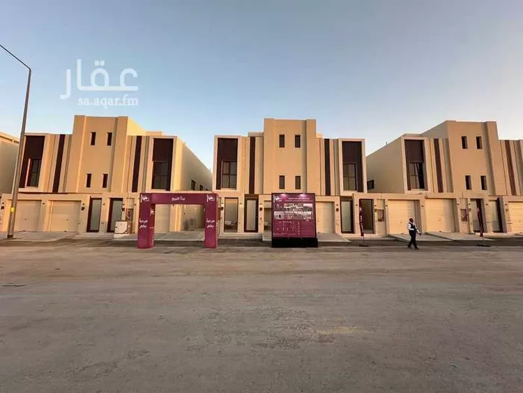 دور للبيع في شارع موسى الرازي, حي عكاظ, مدينة الرياض, منطقة الرياض