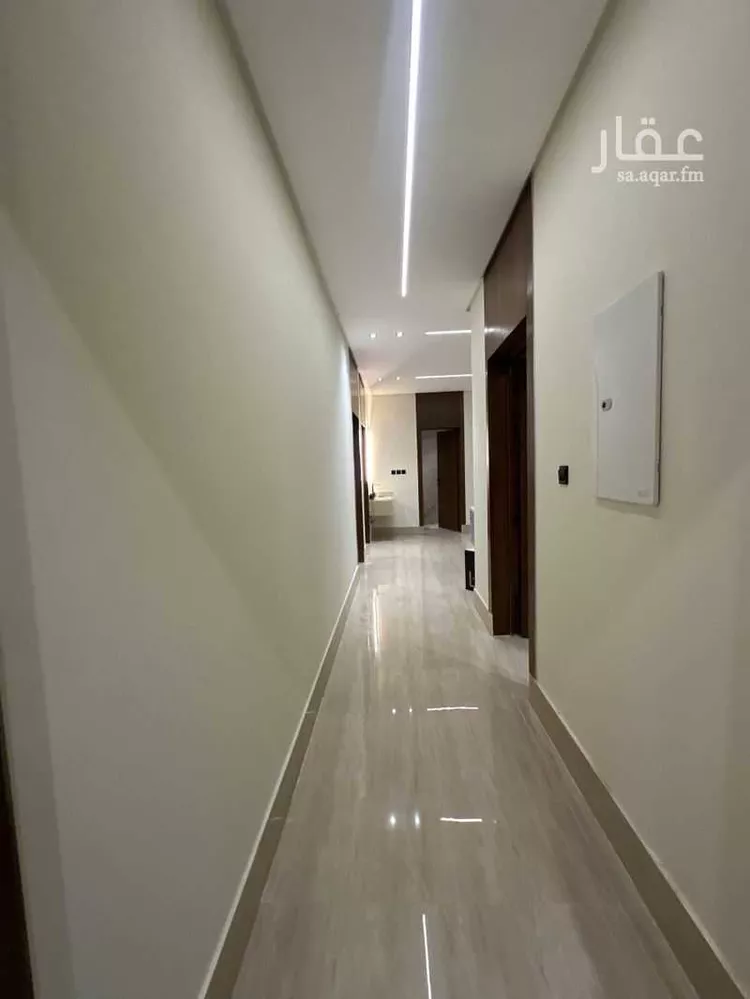 فيلا للبيع في شارع الصفار الذهبي, حي عكاظ, مدينة الرياض, منطقة الرياض 21
