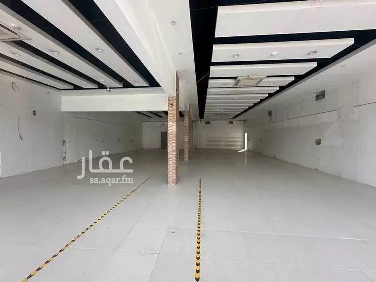 محل للإيجار في شارع الشيخ حسن بن حسين بن علي, حي الحمراء, مدينة الرياض, منطقة الرياض صورة 3