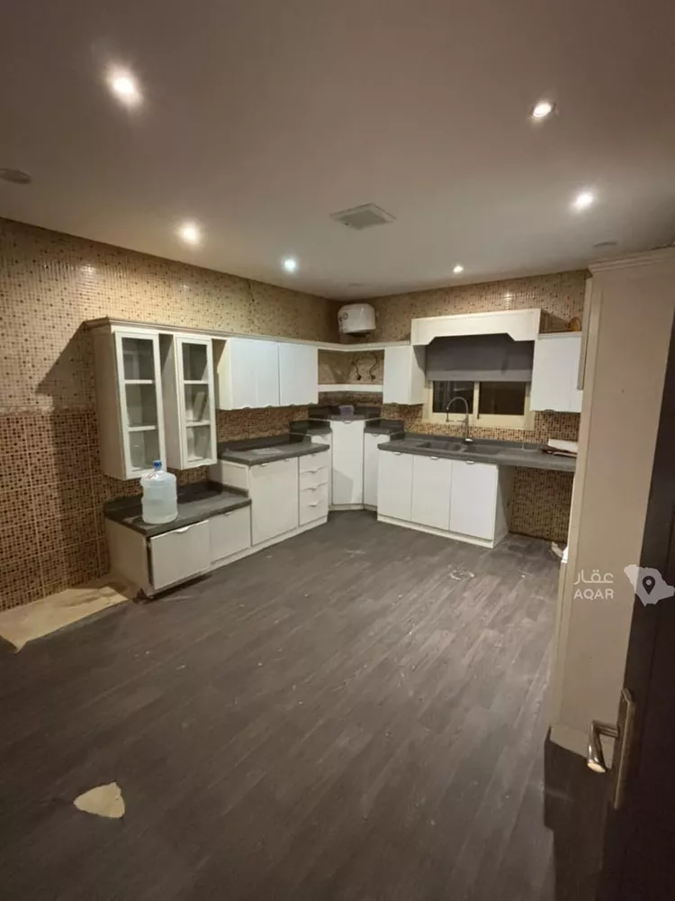 Floor for Rent in Riyadh Al Arid 17