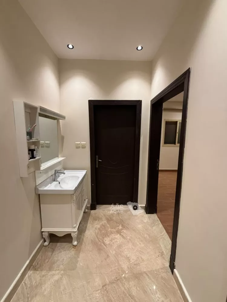 Floor for Rent in Riyadh Al Arid 4
