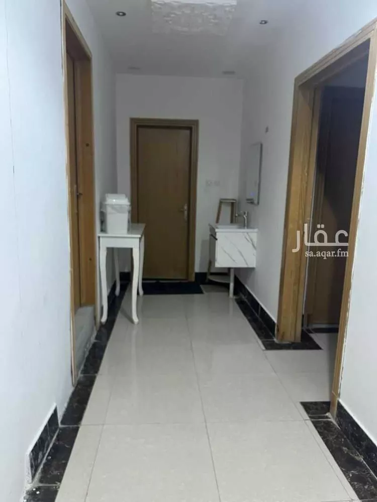 فيلا للبيع في شارع أبي بكر العسكري, حي ظهرة لبن, مدينة الرياض, منطقة الرياض صورة 2