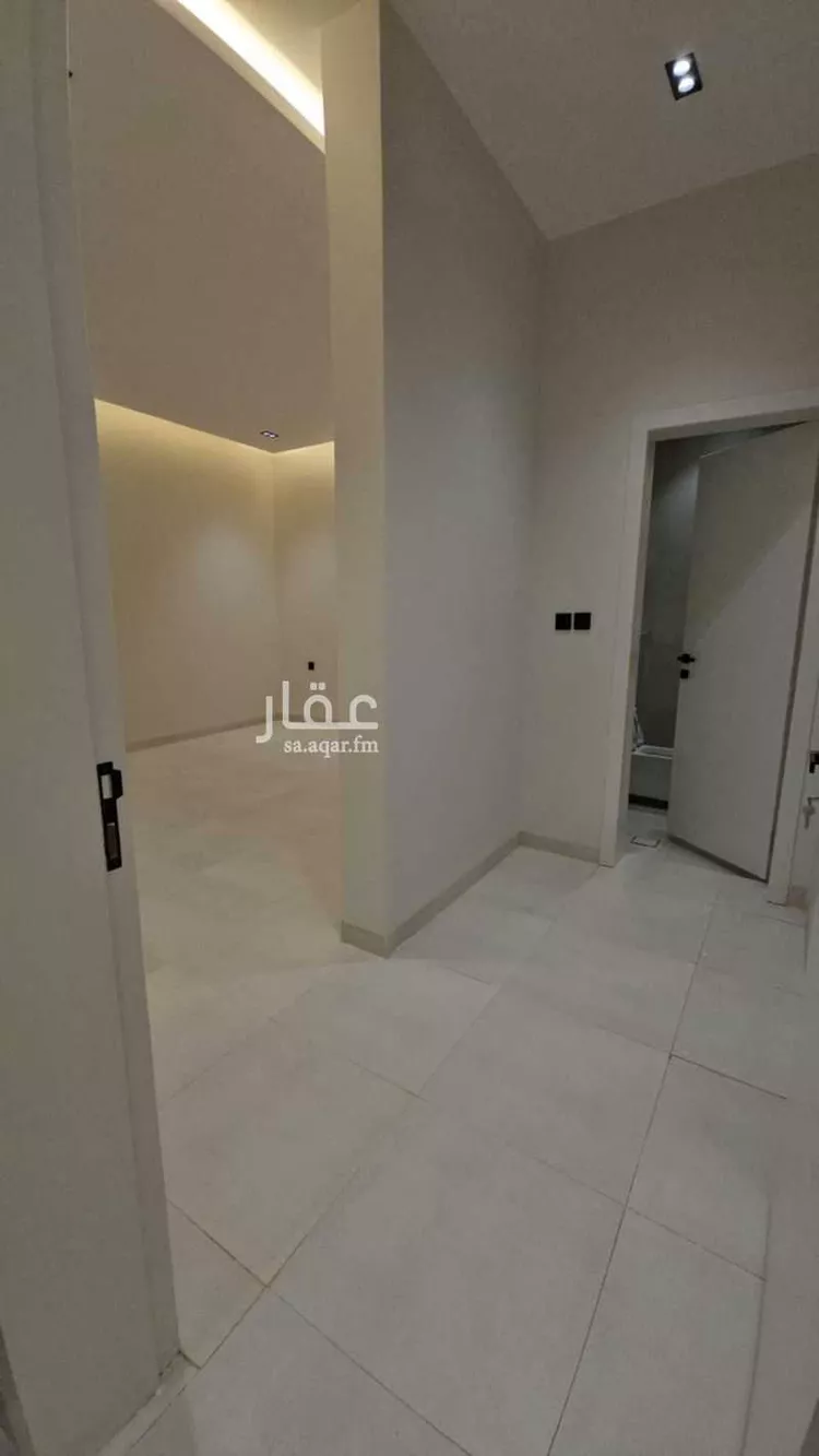 دور للبيع في شارع 3680, حي الجنادرية, مدينة الرياض, منطقة الرياض 8