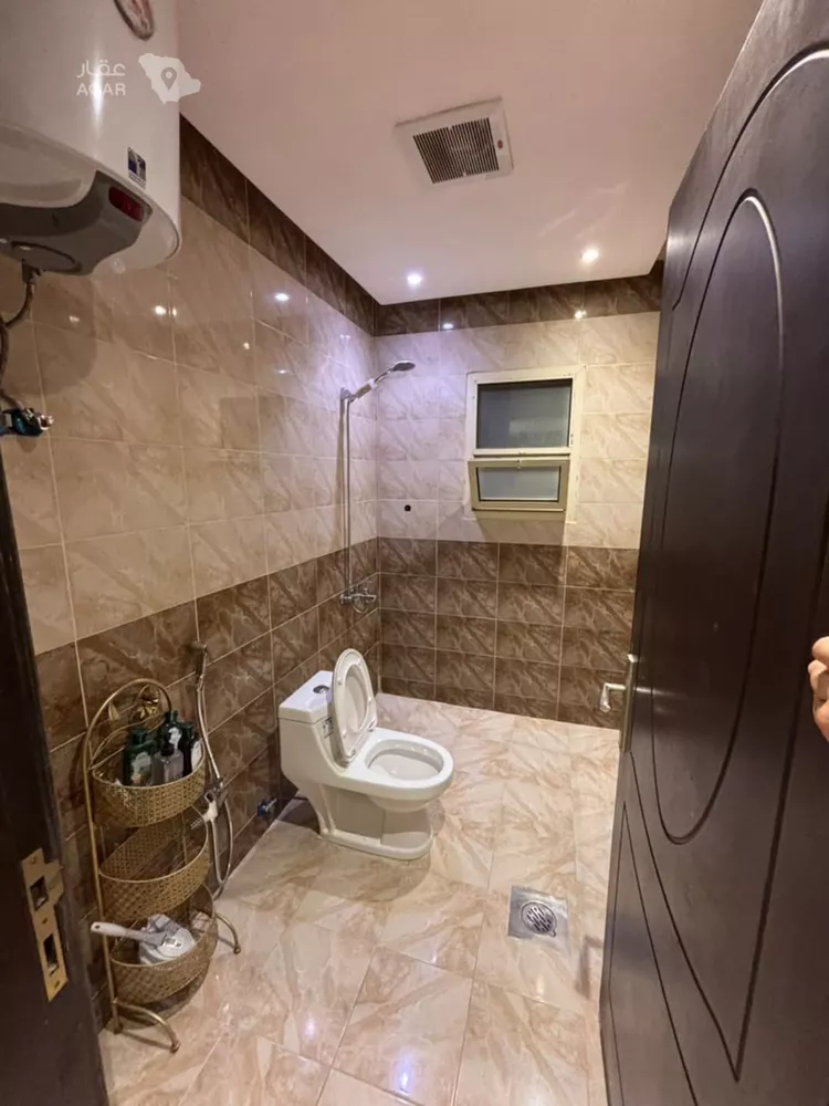 Floor for Rent in Riyadh Al Arid 15
