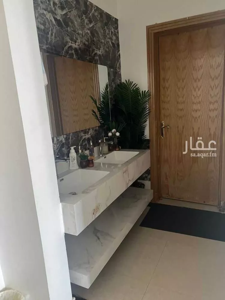 فيلا للبيع في شارع أبي بكر العسكري, حي ظهرة لبن, مدينة الرياض, منطقة الرياض 6