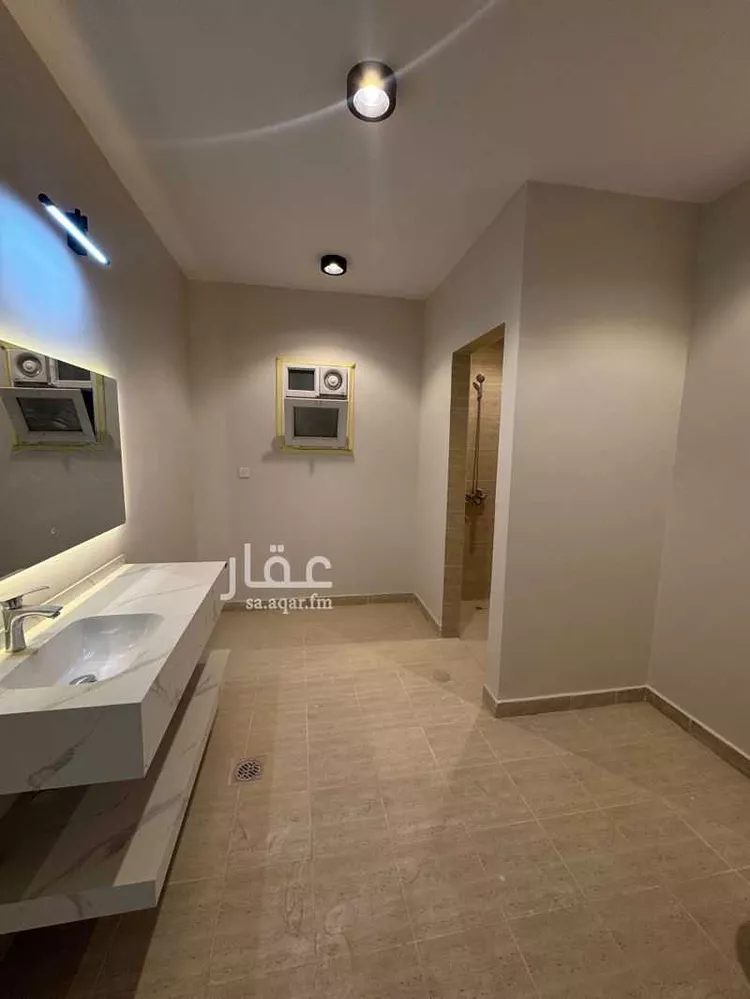 فيلا للإيجار في شارع عبدالرحمن العمادي, حي مطار الملك خالد الدولي, مدينة الرياض, منطقة الرياض 13