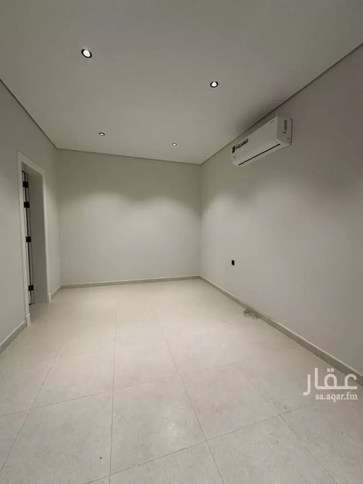 فيلا للإيجار في شارع عبدالملك القلعي, حي العارض, مدينة الرياض, منطقة الرياض صورة 4
