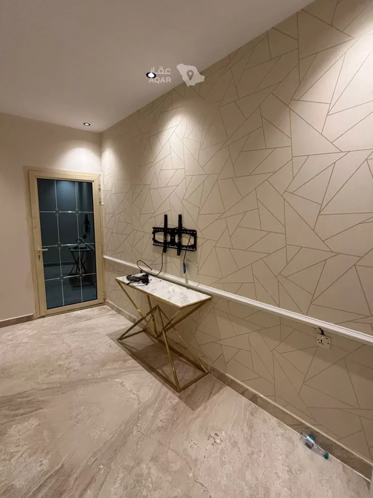 Floor for Rent in Riyadh Al Arid 5