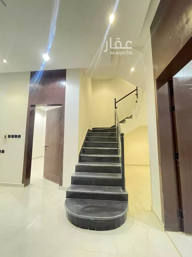 Villa for Sale in Riyadh Al Janadriyah 18