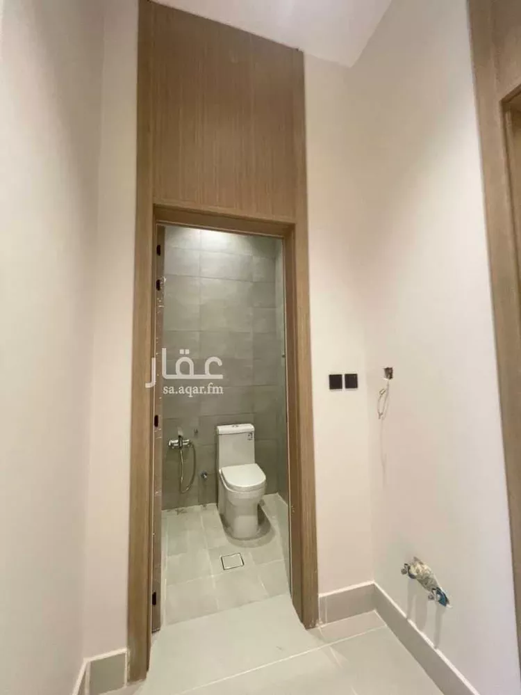 Floor for Sale in Riyadh Al Janadriyah 12