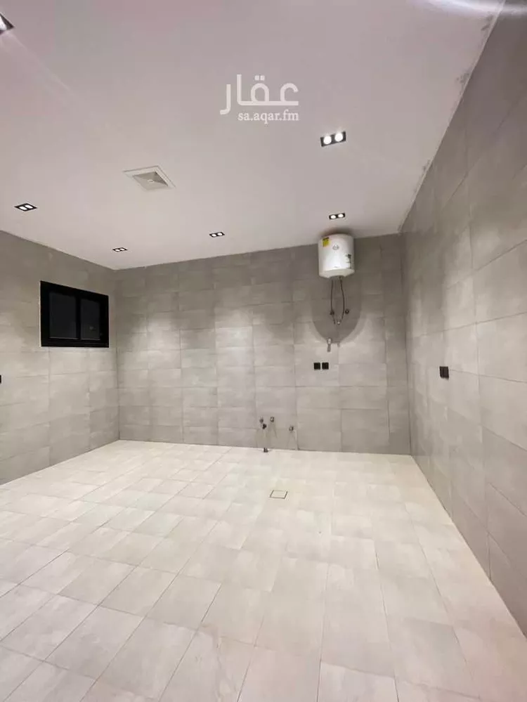 Floor for Sale in Riyadh Al Janadriyah 13