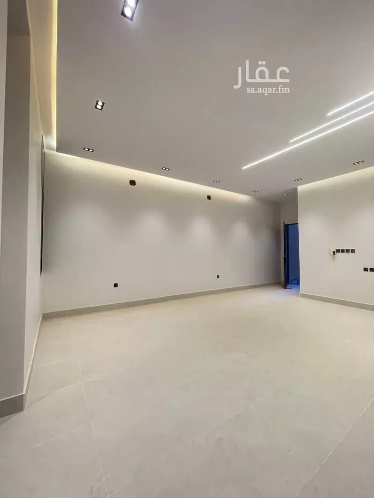 Floor for Sale in Riyadh Al Janadriyah 23