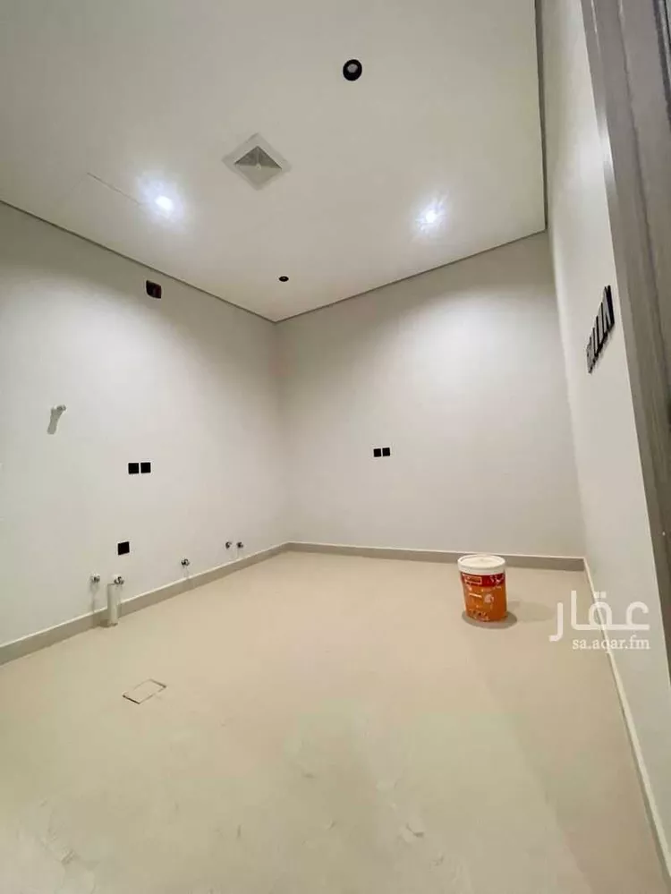 دور للبيع في شارع عبدالعزيز الرفاعي, حي الجنادرية, مدينة الرياض, منطقة الرياض 15