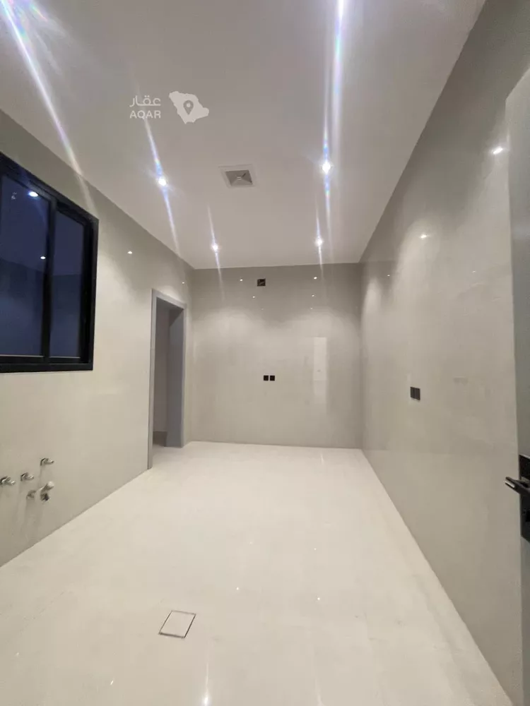 Floor for Sale in Riyadh Dahiat Namar 21