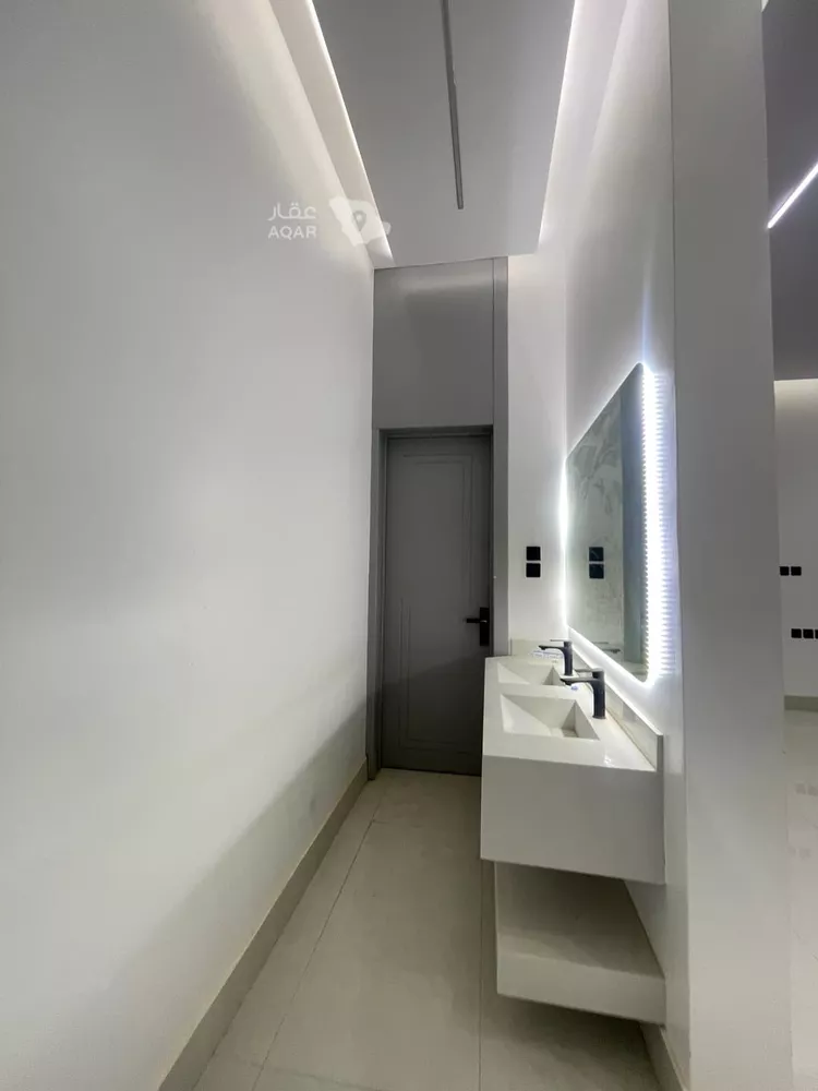 Floor for Sale in Riyadh Dahiat Namar 12