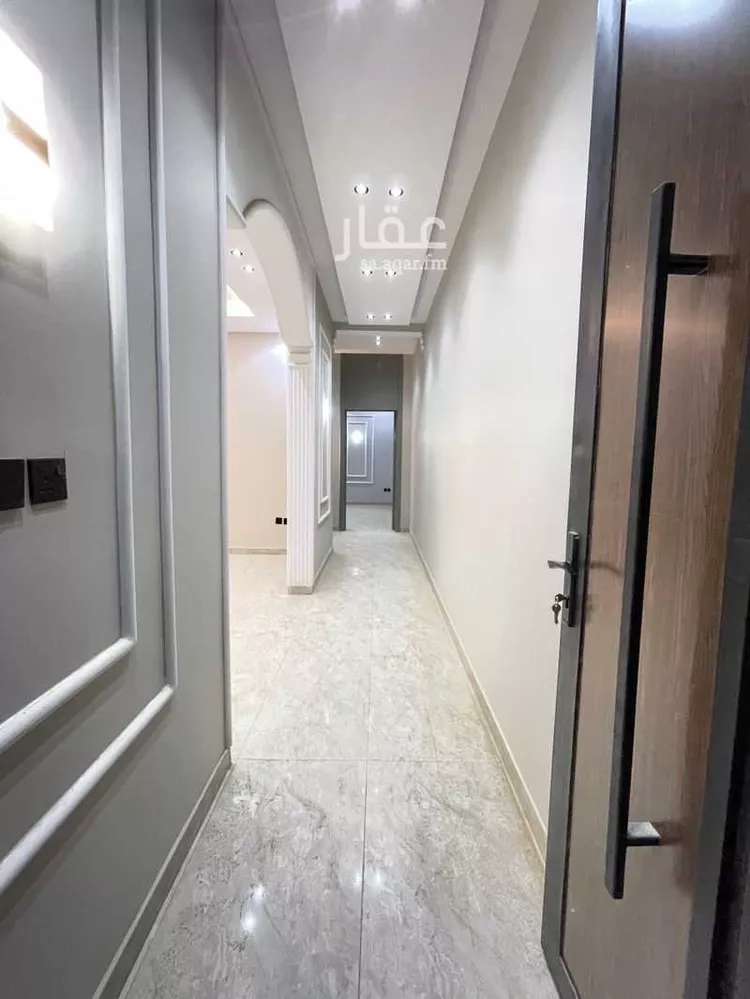 دور للبيع في شارع https://maps.google.com/?q=24.508867,46.643784, حي عكاظ, مدينة الرياض, منطقة الرياض 12