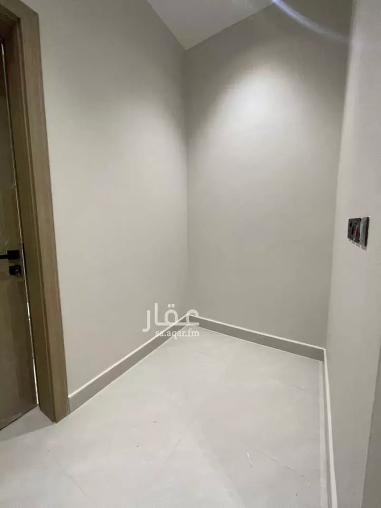 فيلا للبيع في شارع عيسى ابن سلمان خليفه, حي المعيزيلة, مدينة الرياض, منطقة الرياض 21