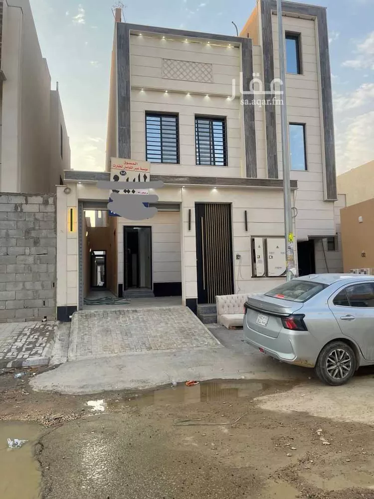 Floor for Sale in Riyadh Al Janadriyah