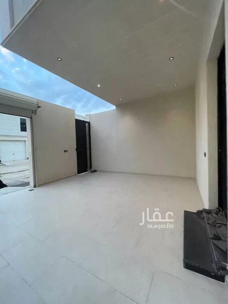 فيلا للبيع في شارع عيسى ابن سلمان خليفه, حي المعيزيلة, مدينة الرياض, منطقة الرياض 7