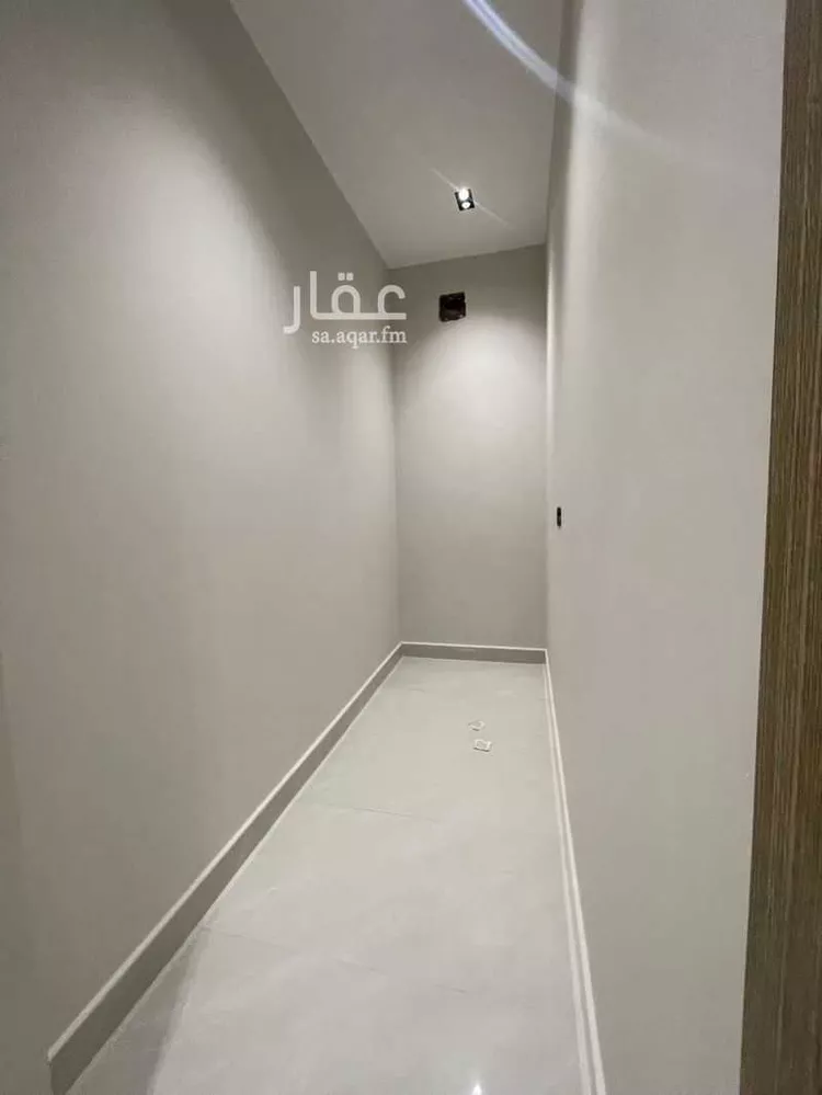 فيلا للبيع في شارع عيسى ابن سلمان خليفه, حي المعيزيلة, مدينة الرياض, منطقة الرياض 18